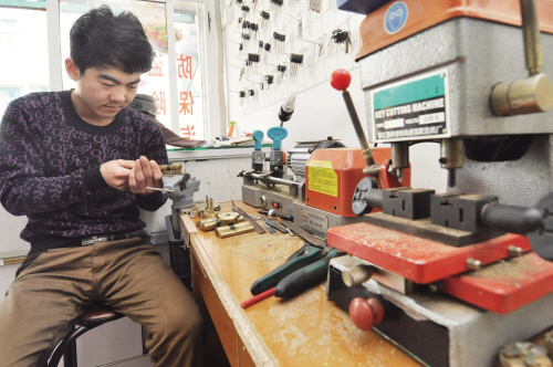 达央乡开锁店为啥“牛号”频现 听开锁师傅讲什么锁最防盗
